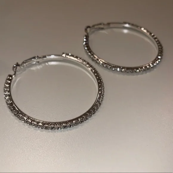NWT Fashion Hoop Earrings - Picture 2 of 5